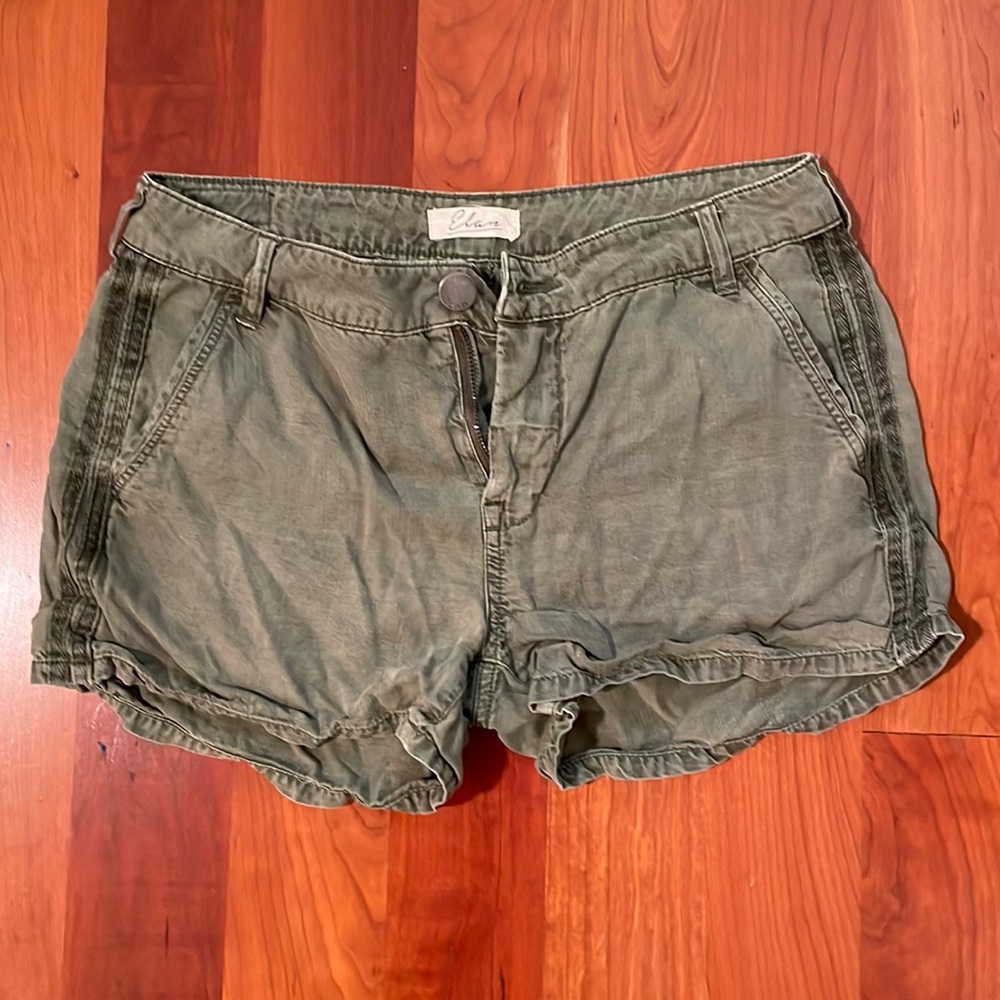 Army green short